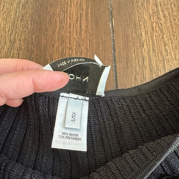 St. John sweater cape - Picture 10 of 11